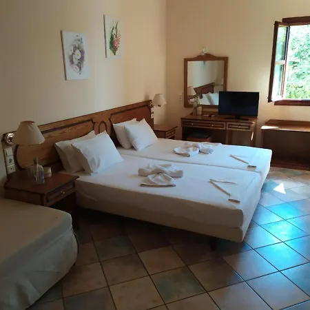 Aristotelis * פטיטיריון