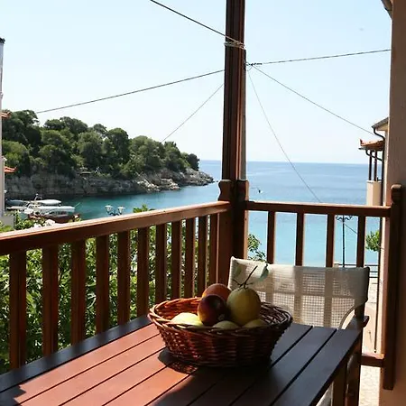Aristotelis Apartment Patitiri