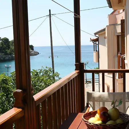 Aristotelis Apartment *