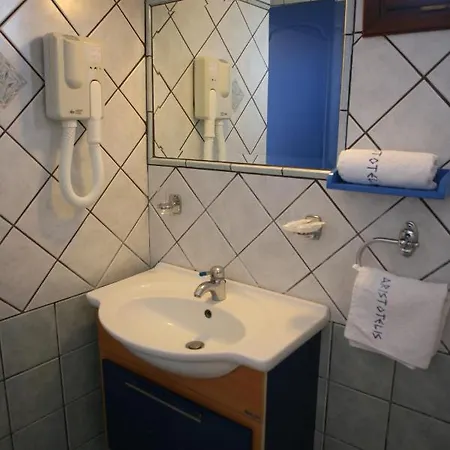 Aristotelis Apartament *